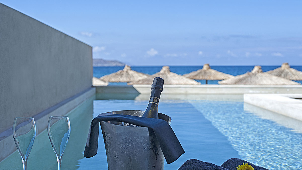 Pure Haven Sea Front with Private Pool for Single Use